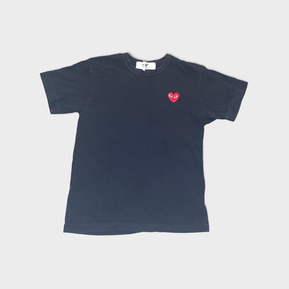 CDG PLAY TEE ❤️